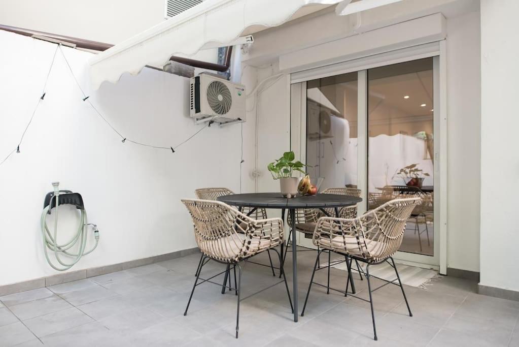 Luxury Studio With Garden Next To Acropolis Athens Exterior photo